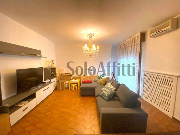 Appartamento con 6 locali in affitto in Via Monte Titano, Via Covignano Villaggio Azzurro, Rimini