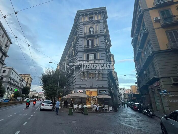 Appartamento bilocale in vendita in Via Nolana, Napoli
