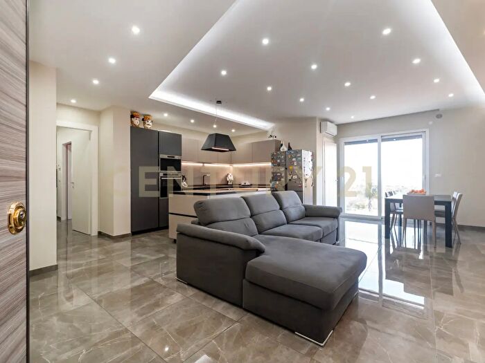 Appartamento trilocale in vendita in Via dellAratro, Catania