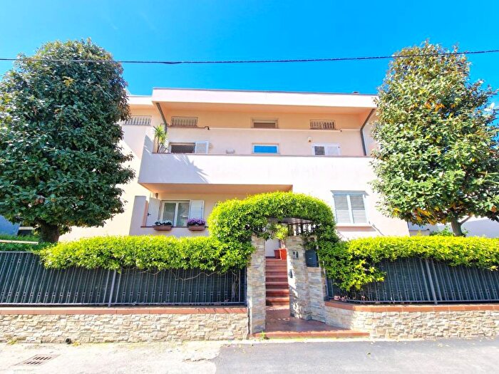 Appartamento trilocale in affitto in Paese, Riccione