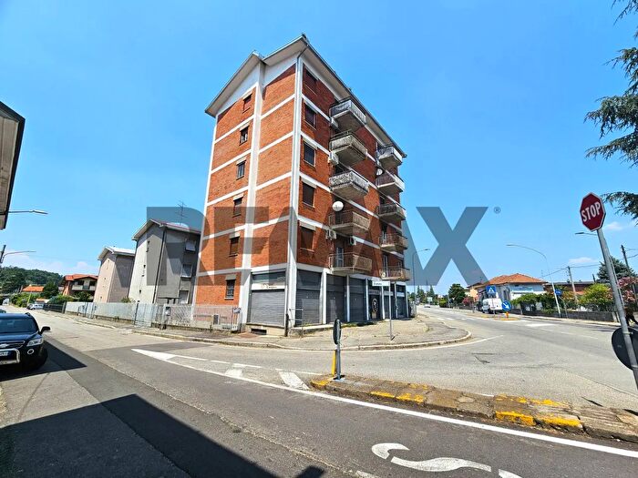 Appartamento trilocale in vendita in Via Statuto, Gallarate