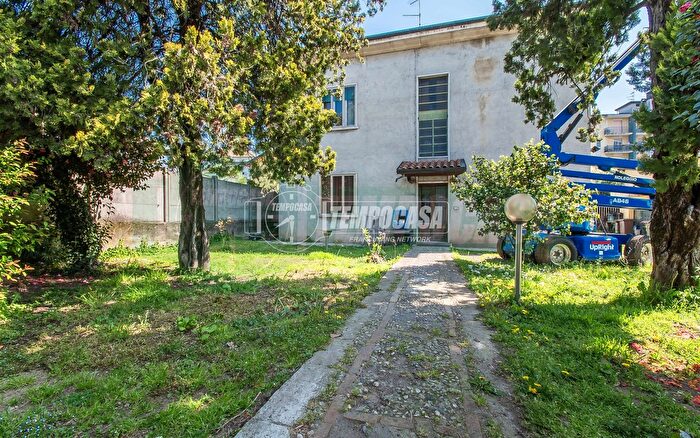 Appartamento con 7 locali in vendita in Castiglione Olona