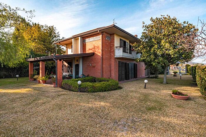 Casa con 7 locali in vendita in Via Assisi, Trecastagni