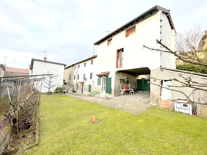 Casa con 5 locali in vendita in SantAgata Fossili