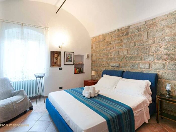 Appartamento trilocale in affitto in Via Giordano Bruno, Centro, Noli