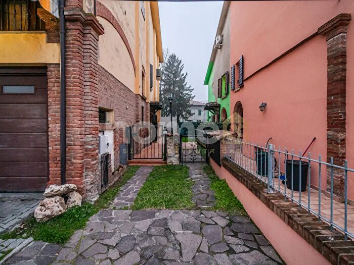Casa con 5 locali in vendita in Via Giuseppe Mazzini, Cadelbosco Di Sopra