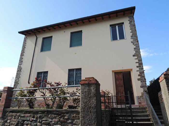 Appartamento trilocale in affitto in Via del Crocifisso del Lume, Europa, Firenze