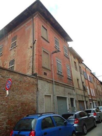 Casa con 6 locali in vendita in Carpi