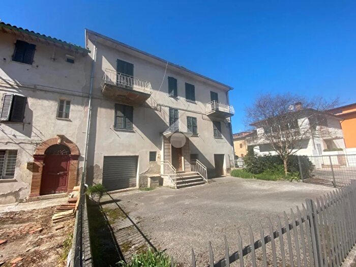 Casa con 8 locali in vendita in Via Eugenio Curiel, Bastia Umbra