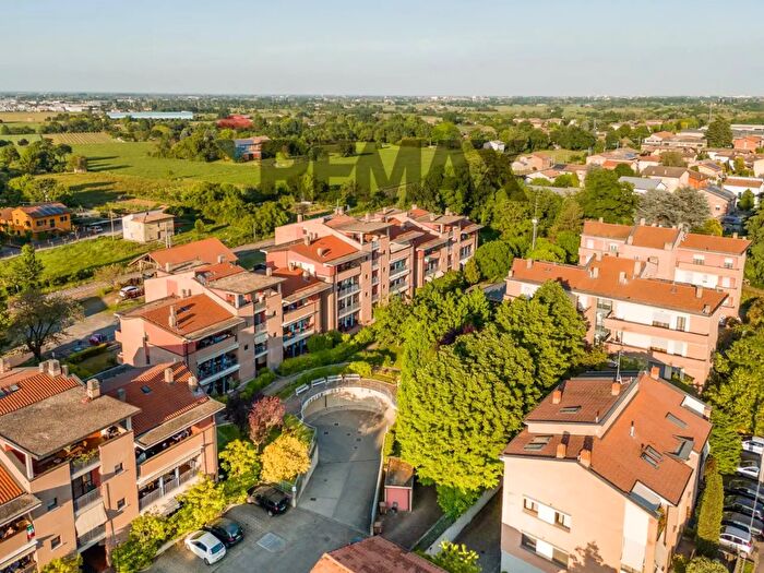 Appartamento con 5 locali in vendita in Via Roma, Cavriago