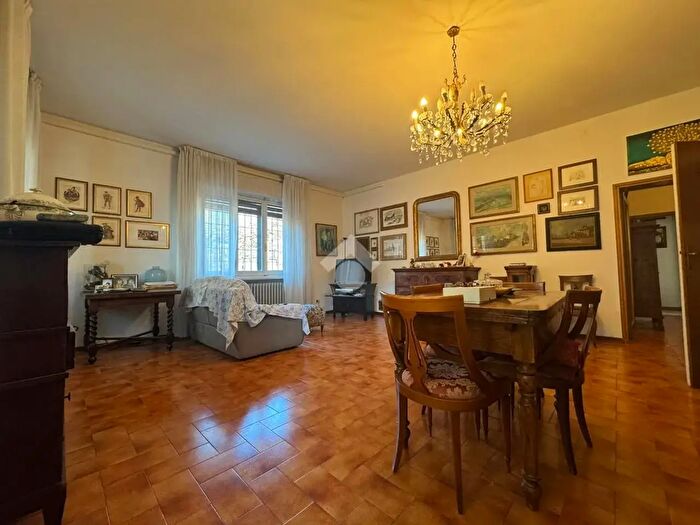 Appartamento quadrilocale in vendita in Via Ciro Menotti, Reggio Emilia