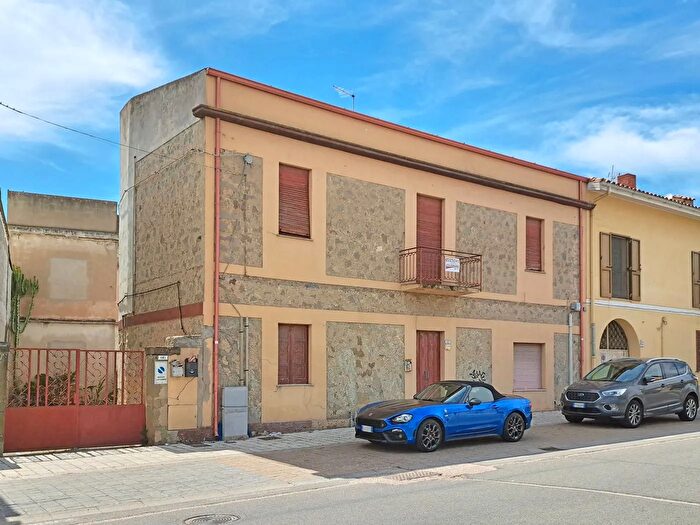 Casa con 6 locali in vendita in Sanluri