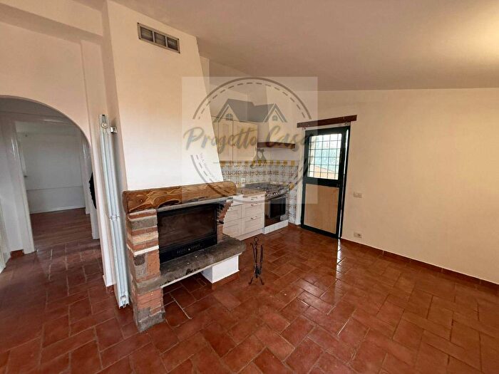 Appartamento trilocale in affitto in Via San Tommaso, Appia Sud, Velletri