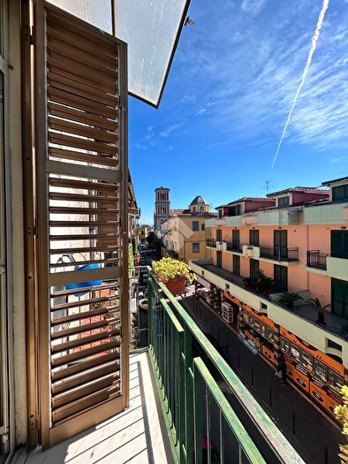 Appartamento con 6 locali in vendita in Via Roma, Afragola