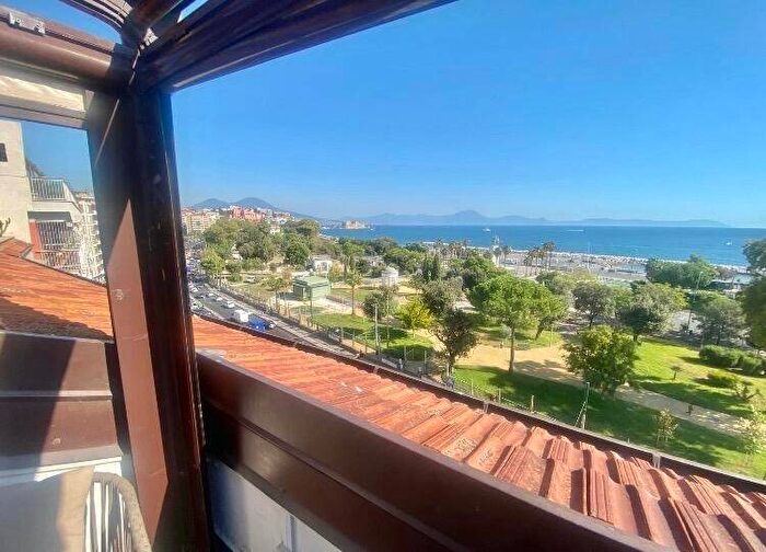 Casa trilocale in affitto in Riviera Di Chiaia, Chiaia, Napoli