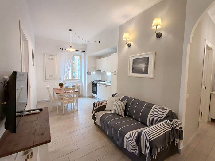 Appartamento trilocale in affitto in Via Brennero, Centro, Alassio