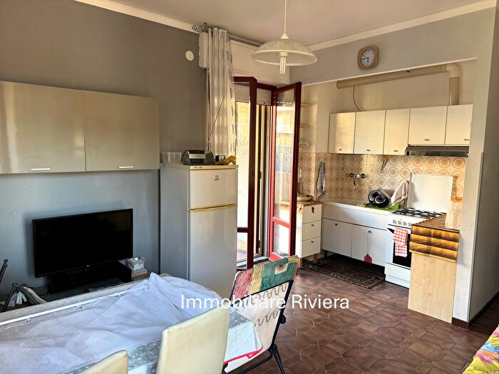 Appartamento bilocale in vendita in Santo Stefano Al Mare