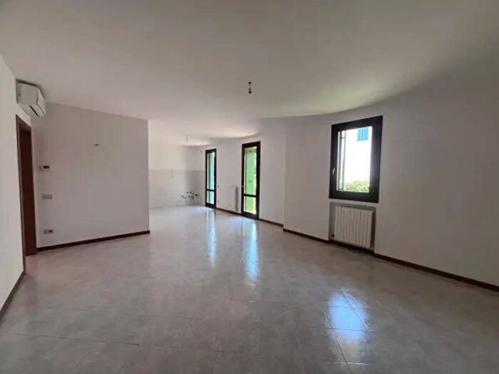 Appartamento trilocale in vendita in Lonigo