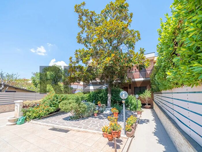 Casa con 8 locali in vendita in Via dei Verdoni, Roma