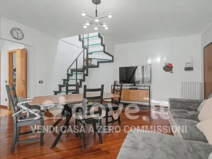 Appartamento con 6 locali in vendita in Via SantAmbrogio, Torrevecchia Pia