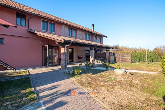 Casa con 6 locali in vendita in Corso Torino, Asti