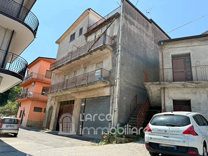 Appartamento trilocale in vendita in Via Santa Sofia Grisolia Cosenza, Grisolia