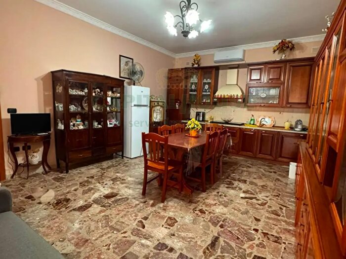 Appartamento trilocale in vendita in Lauro