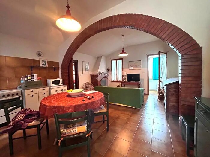 Appartamento trilocale in vendita in Via Carviano, Grizzana Morandi