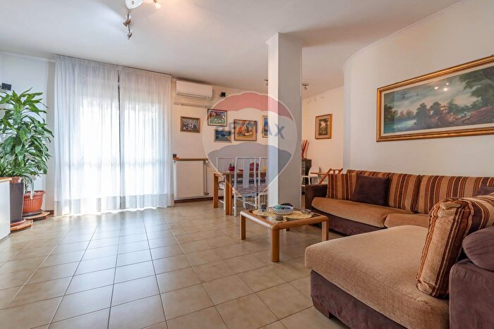 Appartamento trilocale in vendita in Via Domodossola, Busto Arsizio