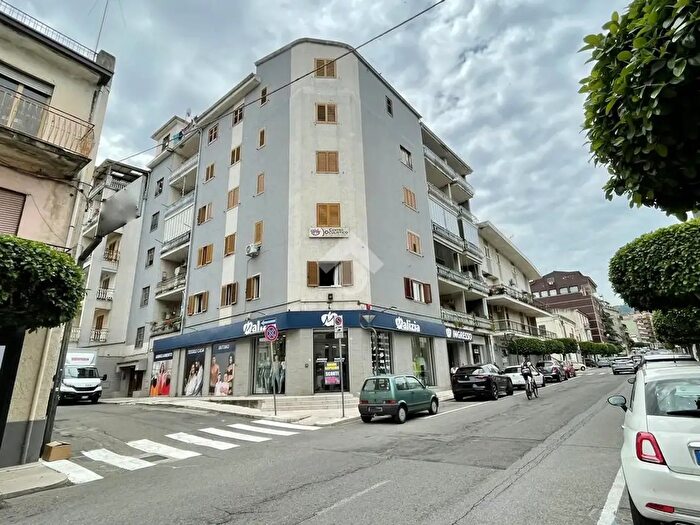 Appartamento quadrilocale in vendita in Viale Regina Margherita, CoriglianoRossano