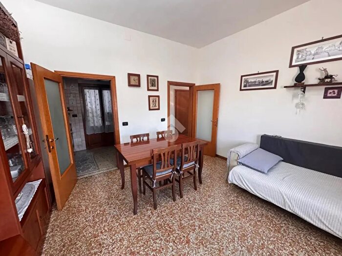 Appartamento trilocale in vendita in Via Ballò, Mirano