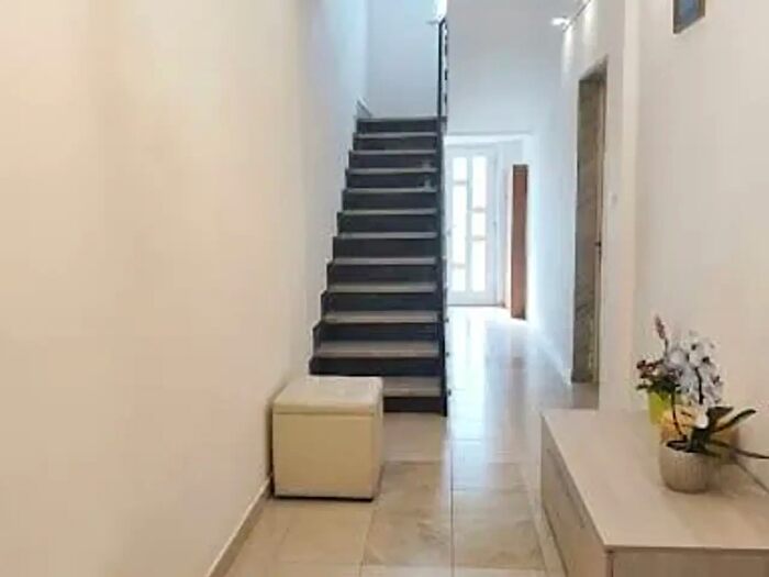 Casa con 8 locali in vendita in Carrara