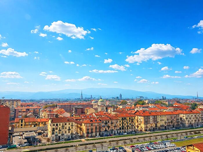 Appartamento con 5 locali in vendita in Corso Gamba B, Torino