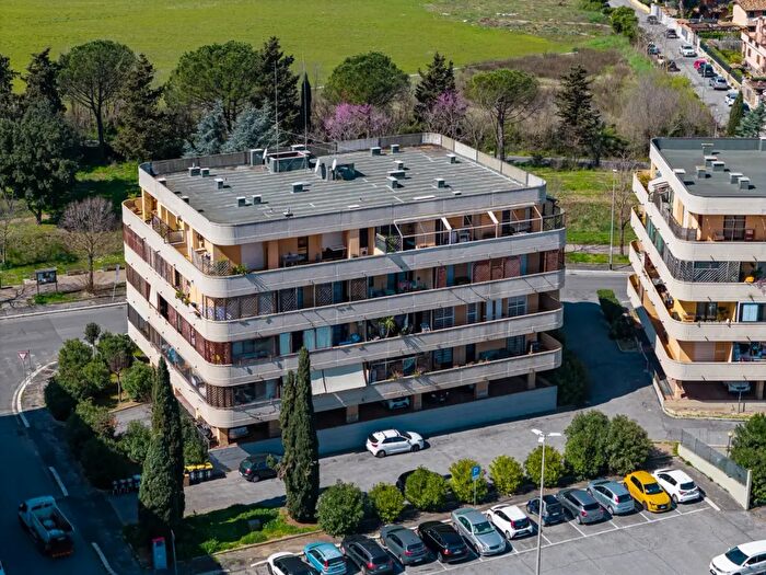 Appartamento bilocale in vendita in Via Paolo Stoppa, Roma