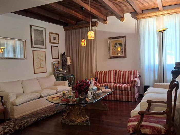 Appartamento con 5 locali in affitto in Piazza Capitaniato, Piazze Duomo, Padova