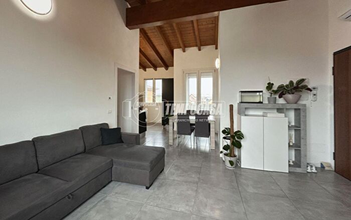 Appartamento quadrilocale in vendita in Viale Santuario, Pumenengo