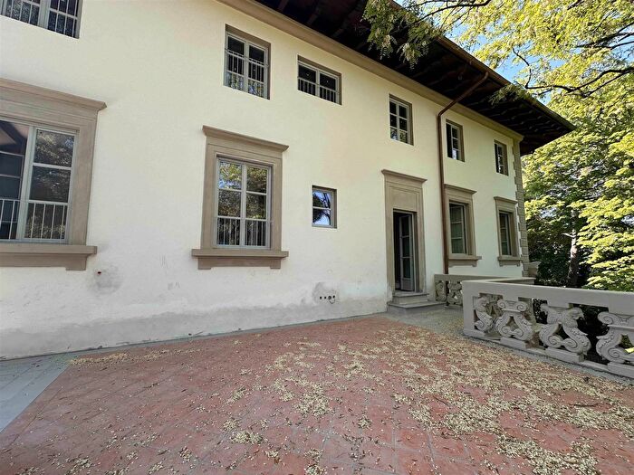 Appartamento con 5 locali in vendita in Fiesole, Fiesole