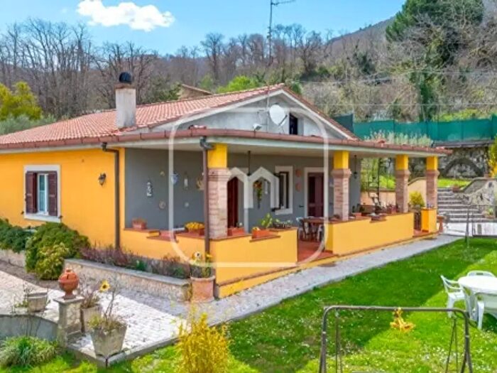 Casa quadrilocale in vendita in Via Toce, Cave