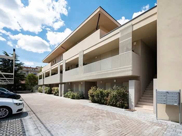 Appartamento con 6 locali in vendita in Via delle Panche, Firenze