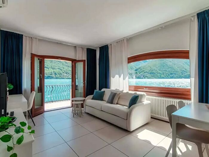 Appartamento monolocale in affitto in Via Regina, Brienno