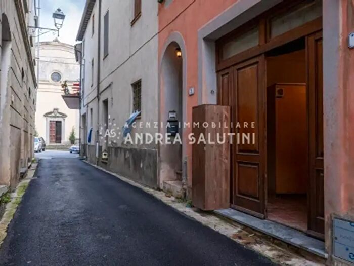 Casa con 6 locali in vendita in Via del Leccio, Buti