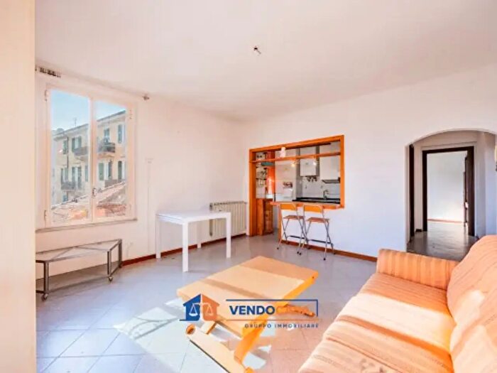 Appartamento trilocale in vendita in Via Giuseppe Garibaldi, Vado Ligure