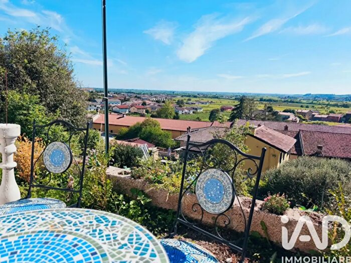 Casa con 9 locali in vendita in Via Valle, Ronca