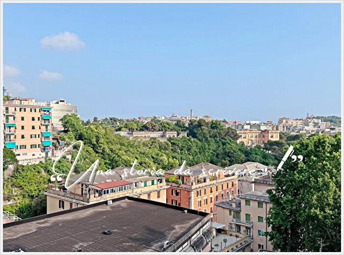 Appartamento con 5 locali in vendita in Via Aureliano Galeazzo, Genova