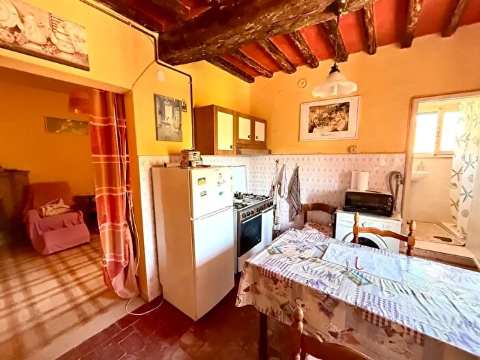 Appartamento con 5 locali in vendita in Crespina Lorenzana