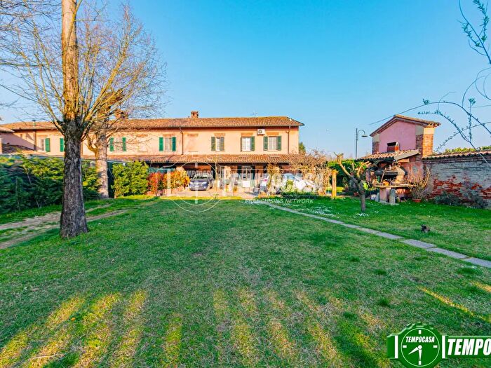 Casa quadrilocale in vendita in Via Generale Ambrogio Clerici, Zeccone