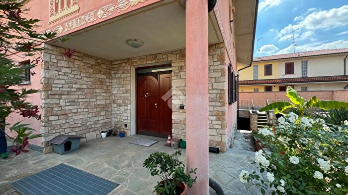 Casa quadrilocale in vendita in Via del Carroccio, Cambiago