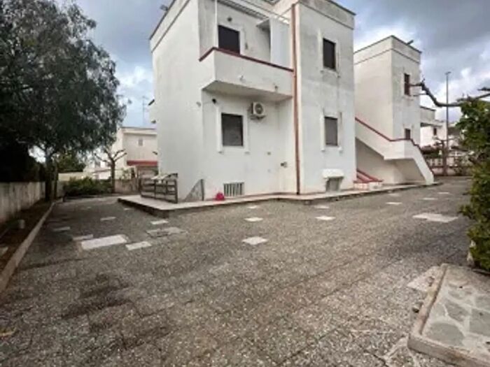 Appartamento bilocale in vendita in Via Raffaello Sanzio, Maruggio