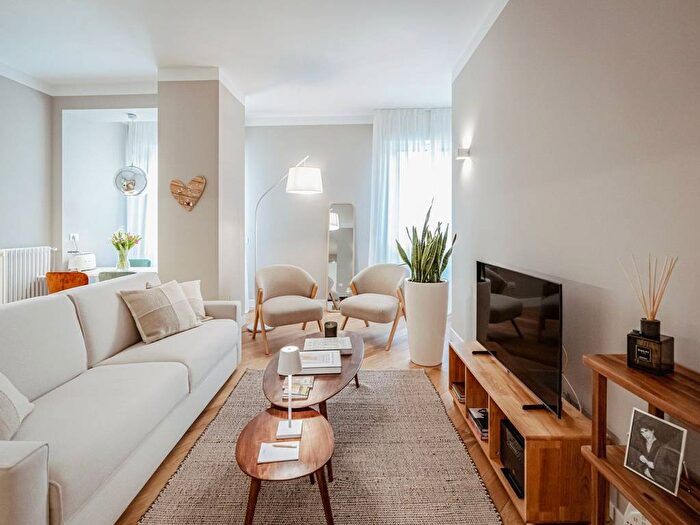 Appartamento trilocale in affitto in Via Melzo, Porta Venezia, Milano