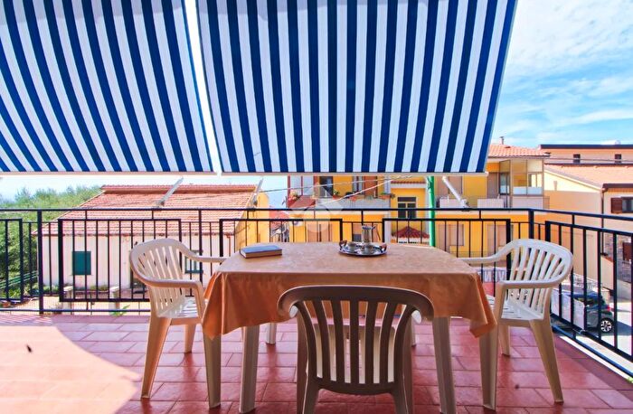 Appartamento quadrilocale in vendita in Via dello Sporgente, Ascea